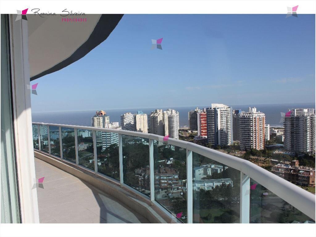 apartamento con vista a playa mansa