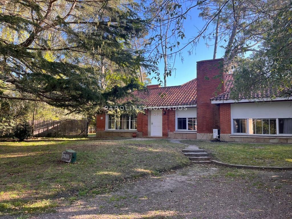 Chalet en venta de 3 dormitorios en Cantegril,