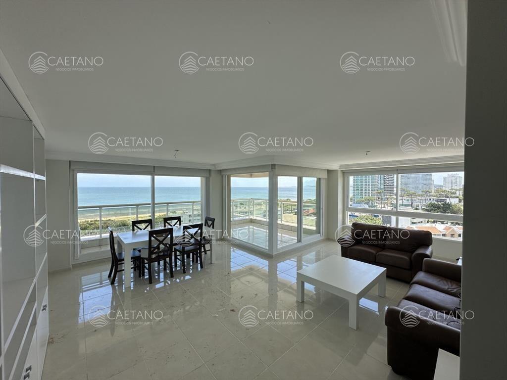 Espectacular apartamento en Mansa Punta del Este,