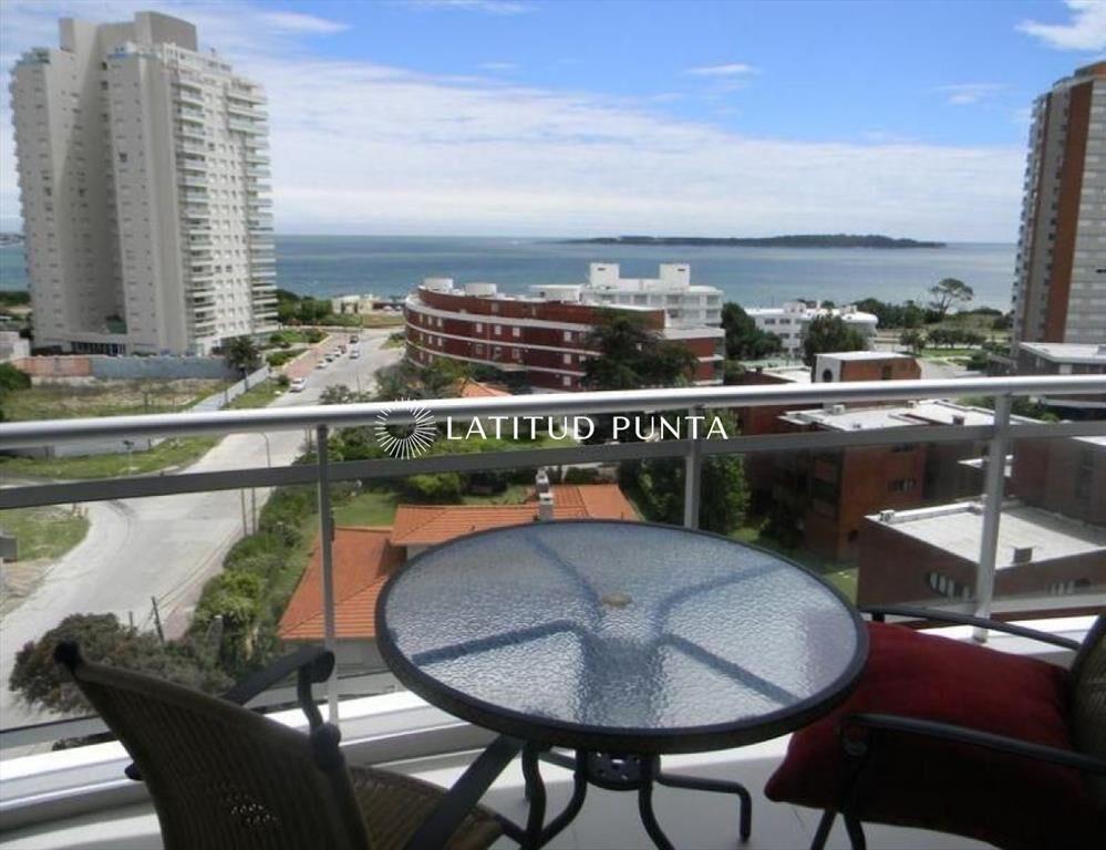 Apartamento en Mansa, 3 suites más dependencia