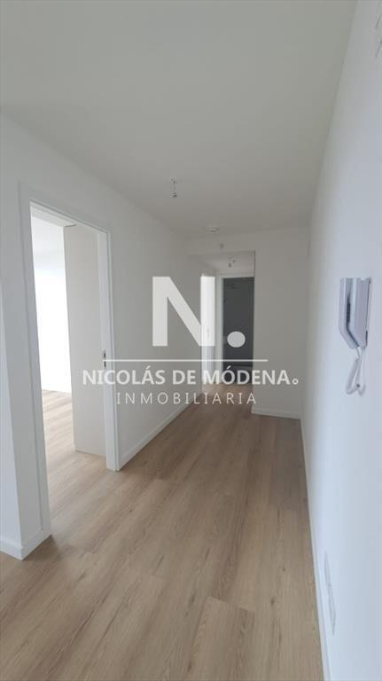 Vende apartamento de 2 dormitorios en punta del