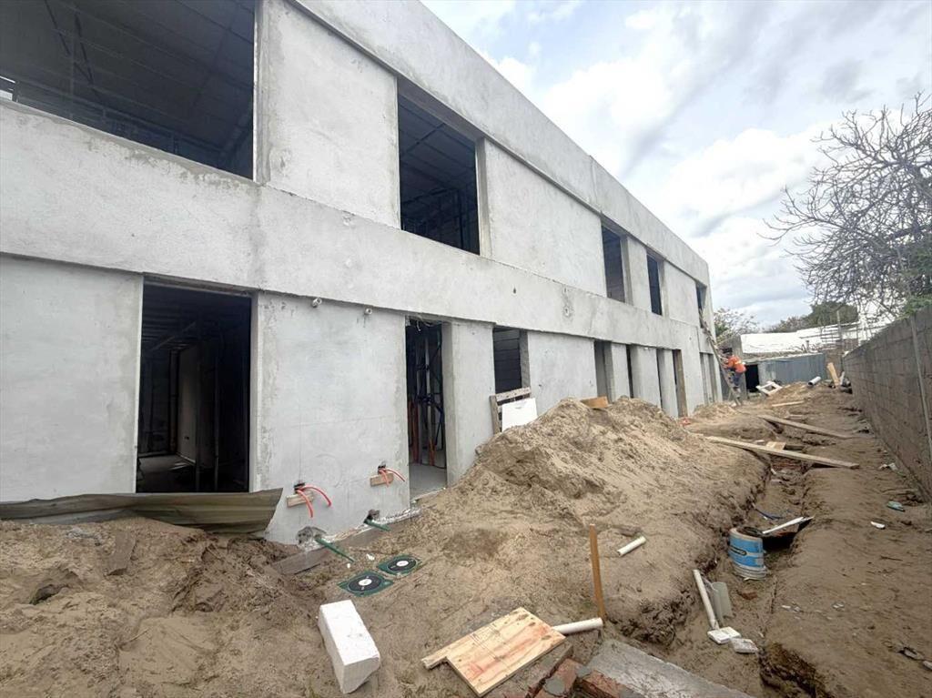 VENTA CASA 2D COCHERA JARDIN CARRASCO NORTE - POZO