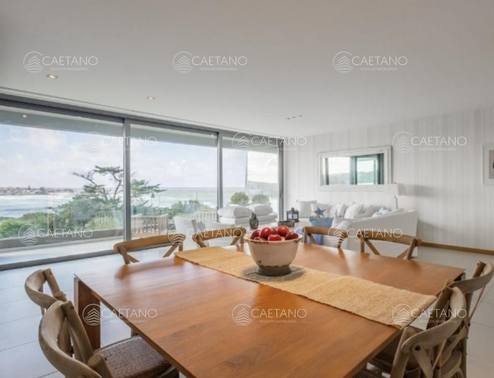 Alquiler espectacular penthouse duplex Punta del