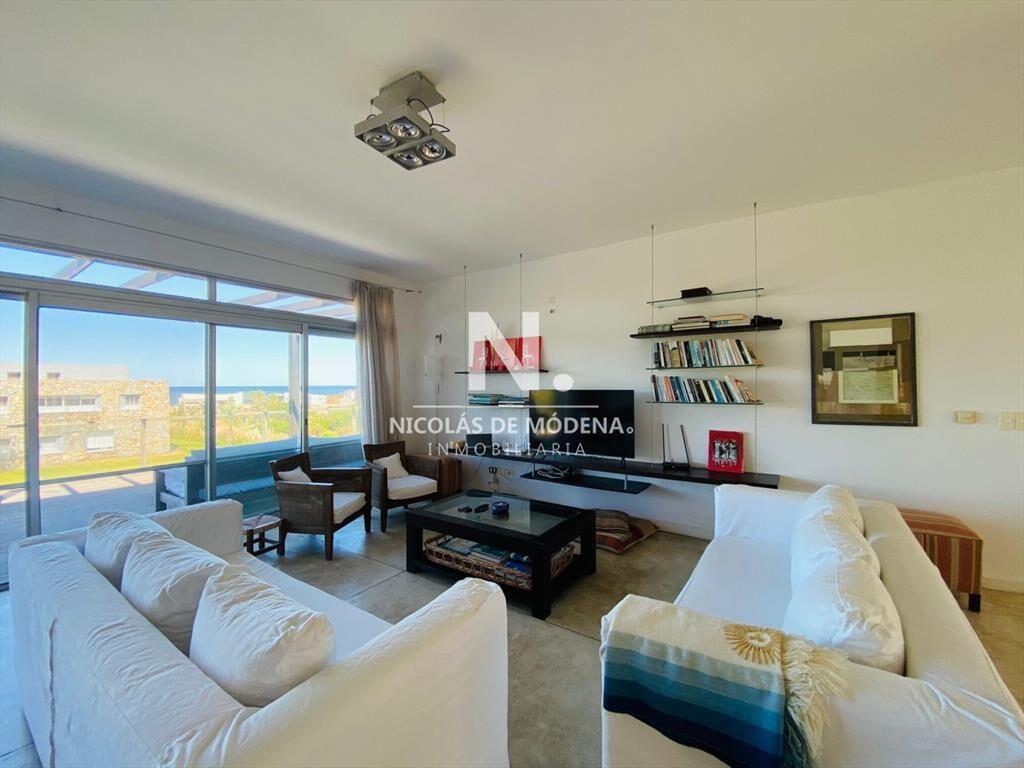 Casa en Venta 3 Suites y Dependencia en Barrio Privado Mana