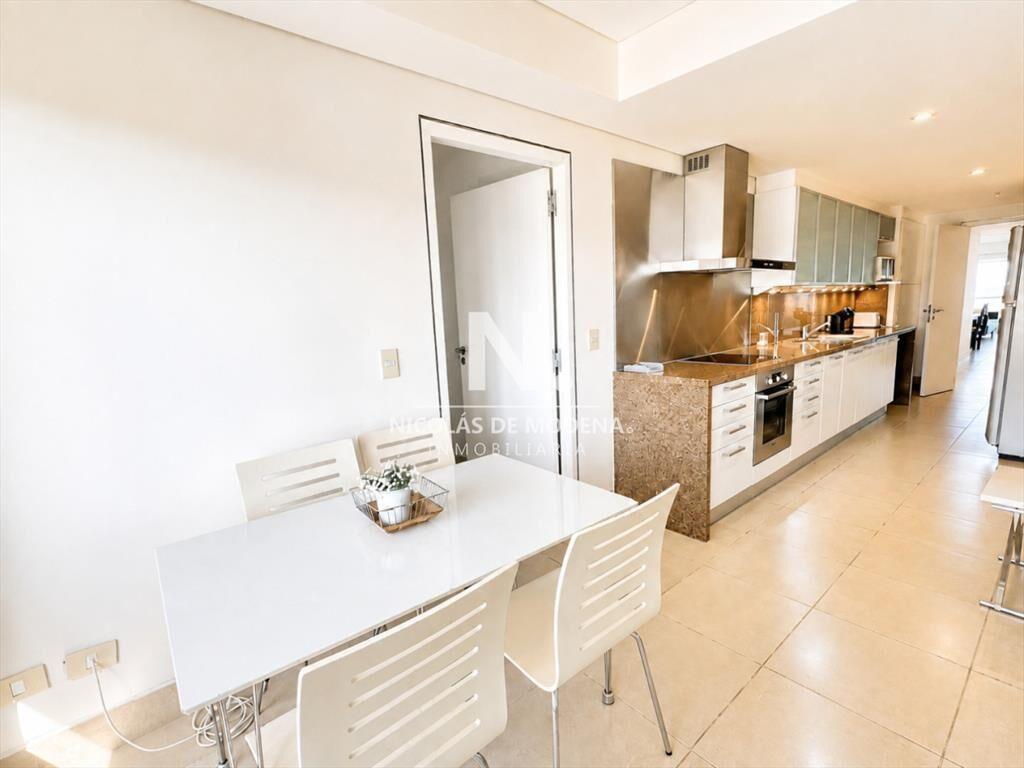 Apartamento de 3 y dependencia en torre de