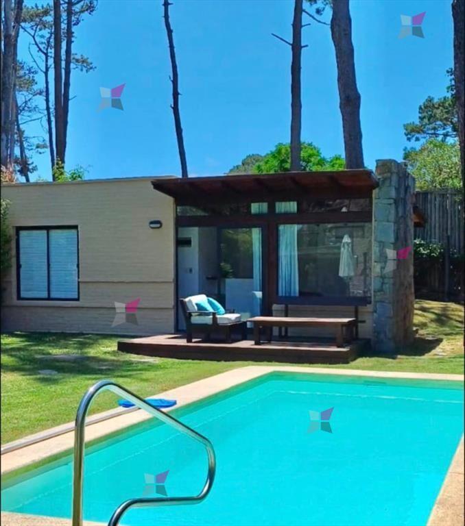 Casa en Montoya, 3 dormitorios y dependencia completa