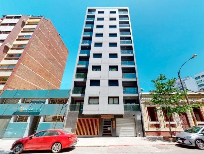 VENTA-LOCAL COMERCIAL Y OFICINA- mts 18 de JULIO