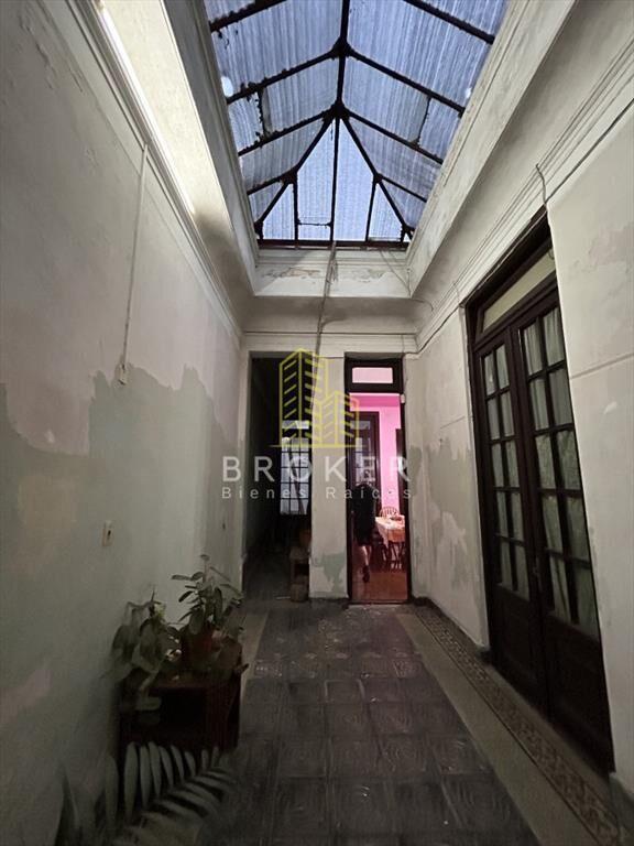 Casa en 3 plantas con amplio Local en Reducto