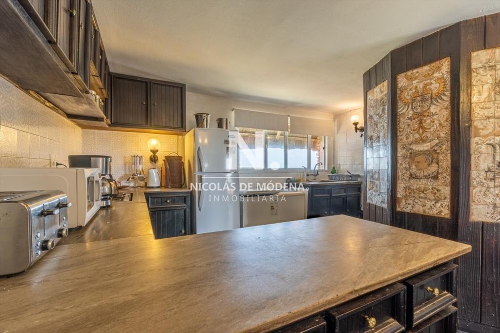 Vende casa en Lomo de la Ballena de 5