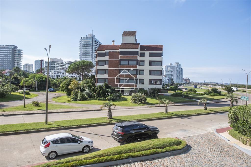 Vende departamento de 3 dormitorios en Ocean Tower, Punta d