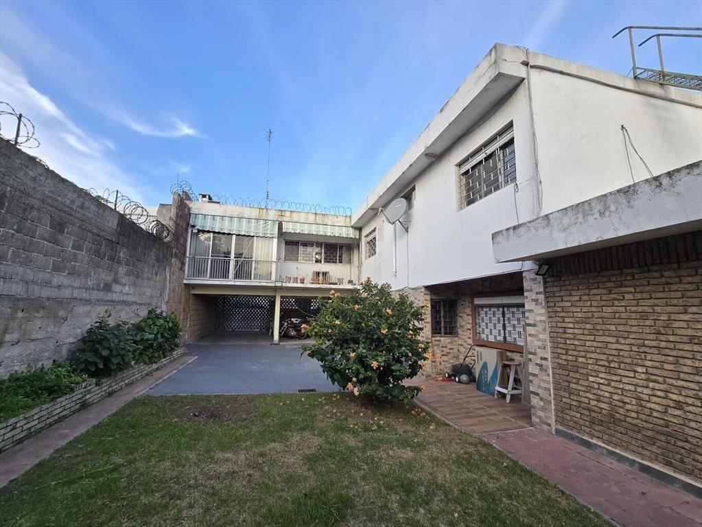 Casa de 2 plantas. Excelente oportunidad para vivienda fami