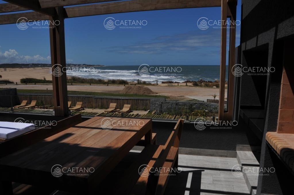 Excelente apartamento en primera linea de