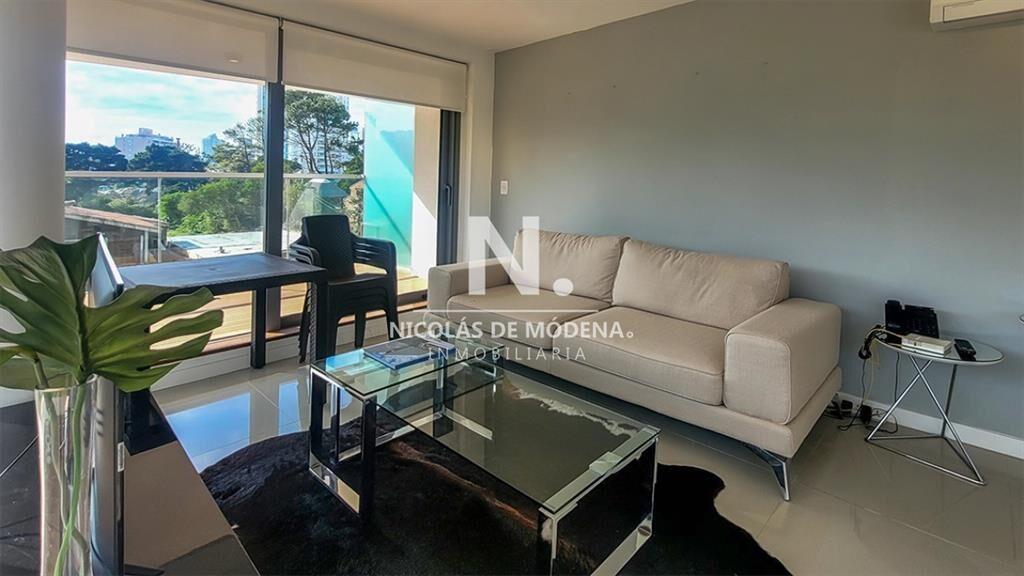 Apartamento de 2 dormitorios en venta en Punta