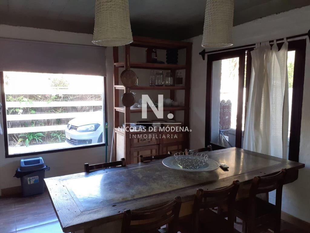 Muy linda casa en La Barra a pasos del Puente y