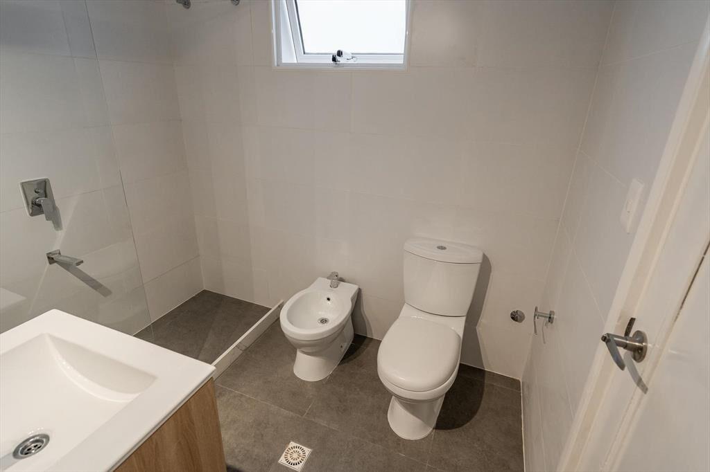 Venta apartamento 3 dormitorios y balcón -  Tres Cruces