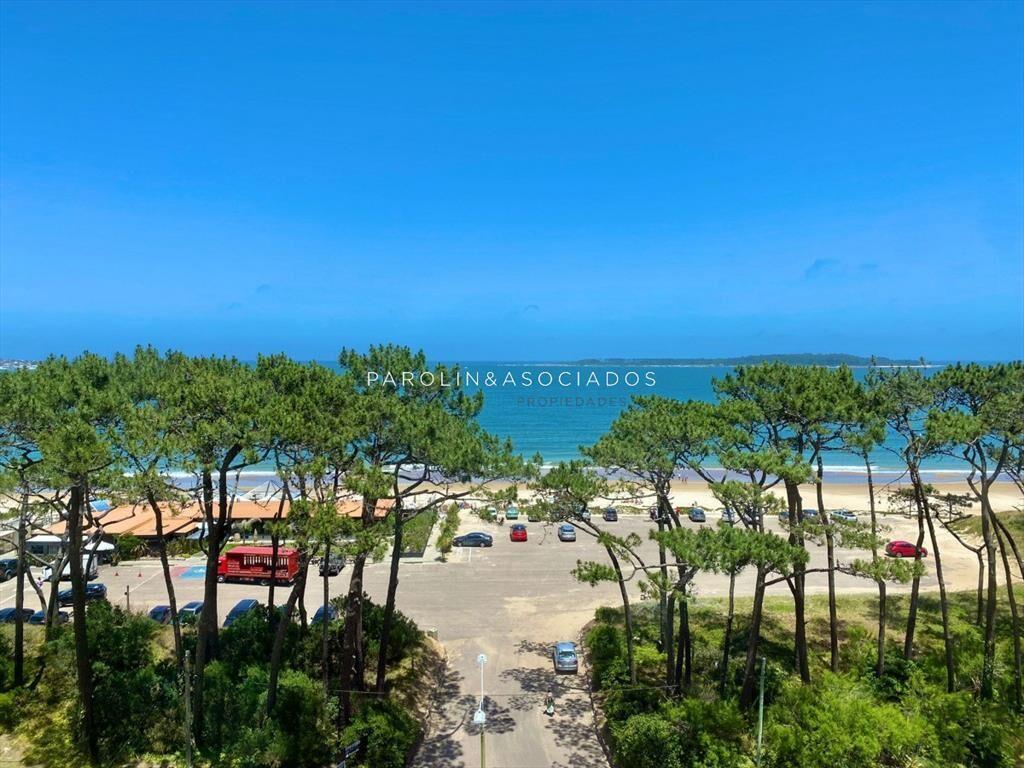 Apartamento en venta en Imarangatú, frente al