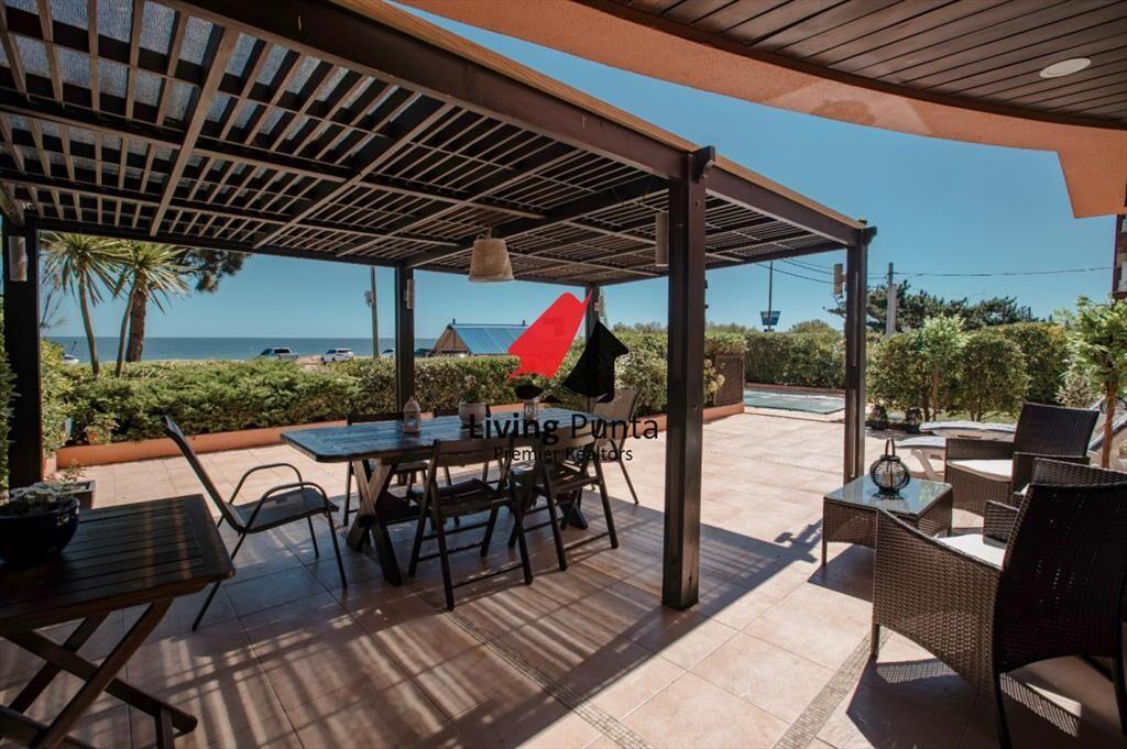 Apartamento en primera línea con vista y piscina