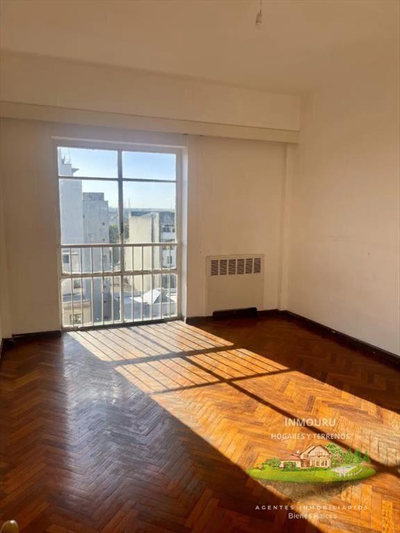 Venta de Apartamento En Cordón, 4 Dorm Y Garage Sobre Avd