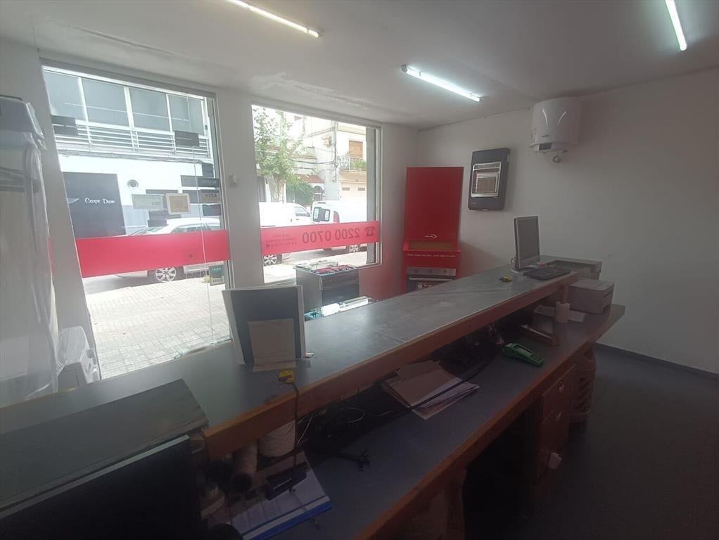 Depósito + locales en gran punto comercial de mucha demanda