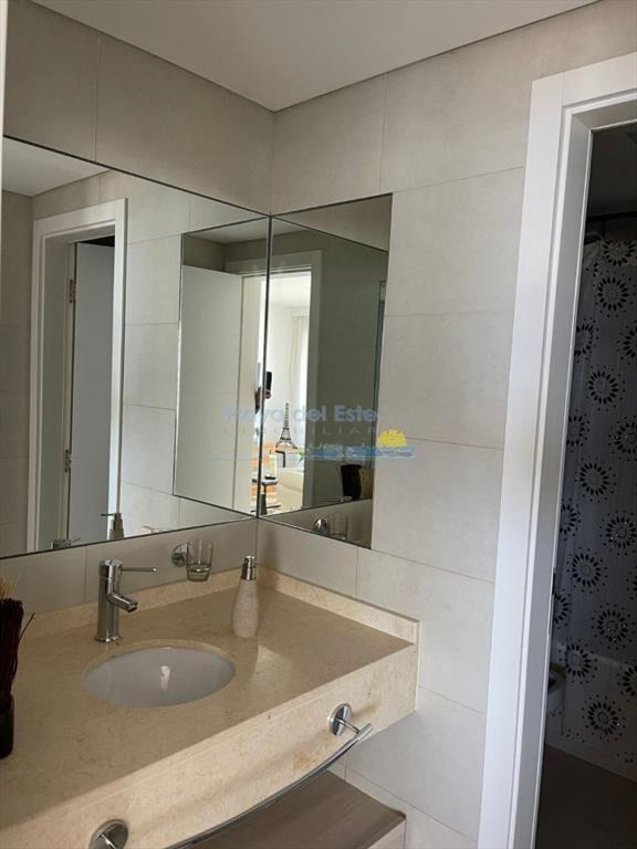Apartamento en Alquiler de 2 dormitorios en Punta