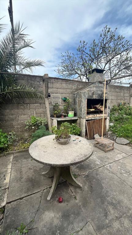 Casa 3 dormitorios, con fondo con parrillero y gge x2