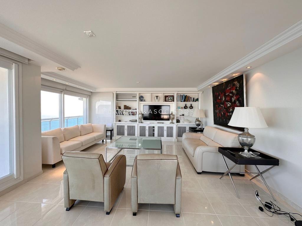 Hermoso apartamento en venta en Millenium Tower,