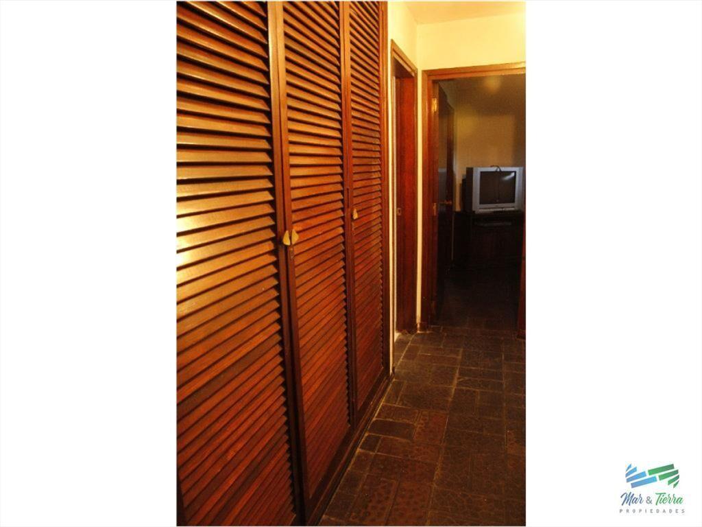 Vendo casa 5 dormitorios con piscina, primeras paradas play