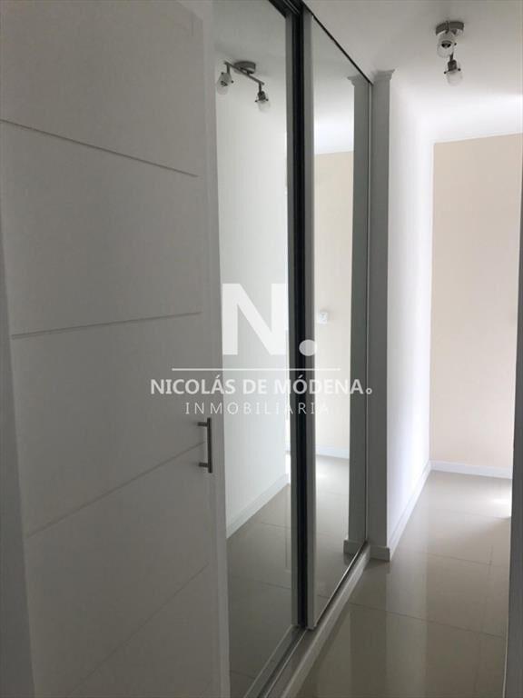 Vende apartamento de 2 dormitorios en Punta del
