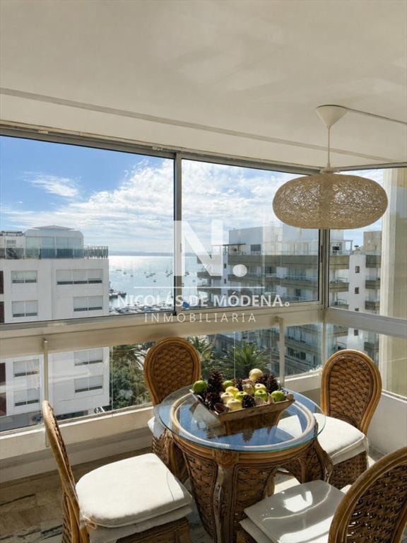 Alquila Apartamento en Península - Punta del Este de 3 dor