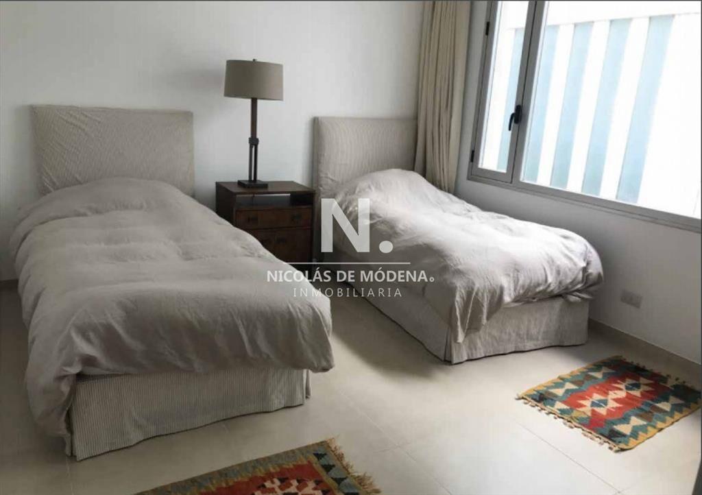 Hermoso apartamento de 3 dormitorios!
