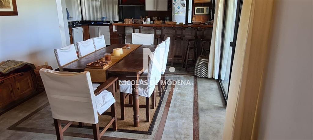 Casa  en venta en jose ignacio- 4 dormitorios
