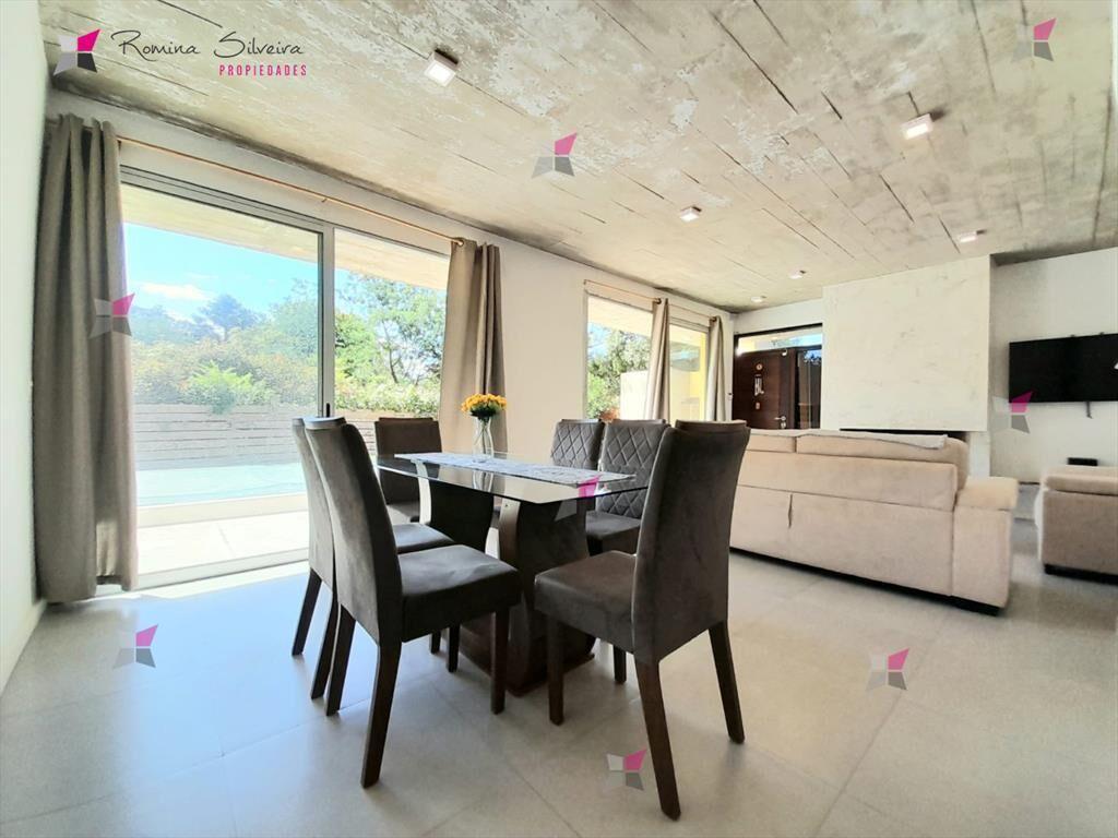Casa de tres dormitorios a metros del mar en con