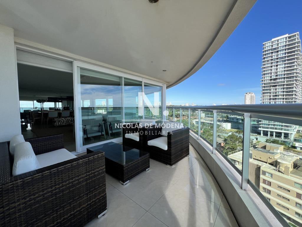 Vende apartamento en Mansa, Punta del Este de 3