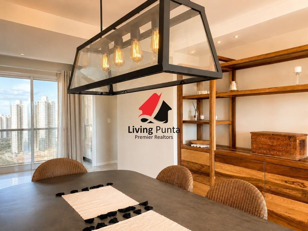 Vende apartamento con vista al mar de 3 suites,