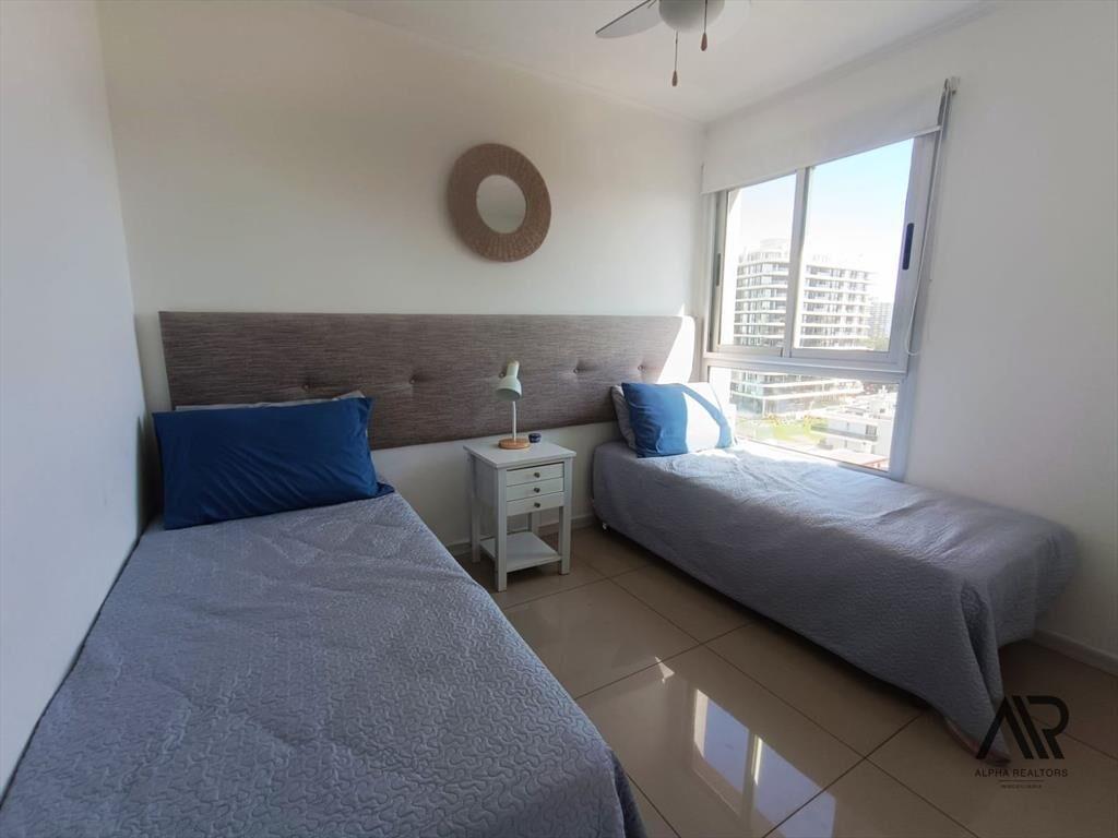 Apartamento en venta c/ cochera en Playa Brava