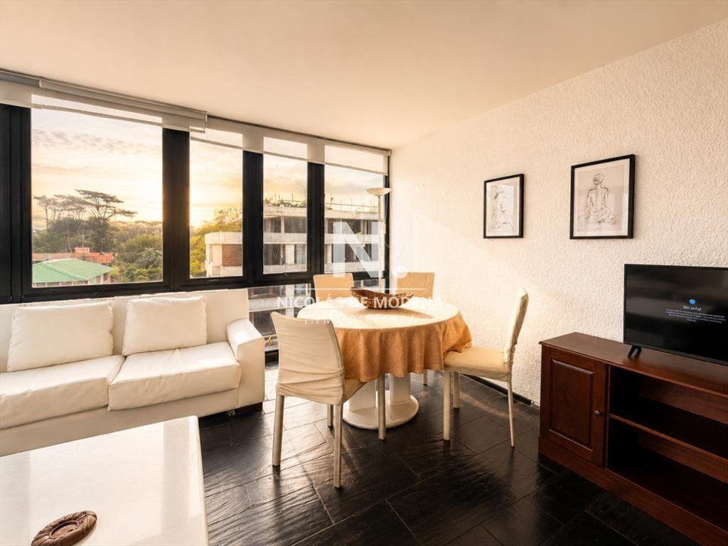 Apartamento en Playa Brava - 2 Dormitorios y 2 -