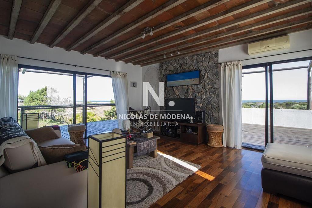 Casa con piscina y gran terreno