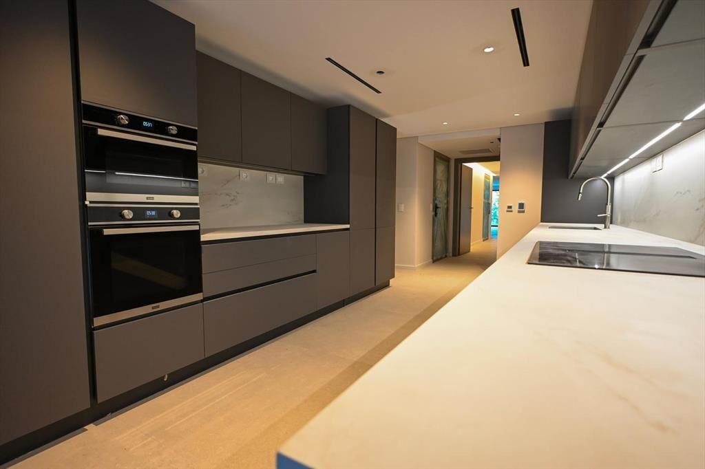 Venta de apartamento 3 dormitorios con servicio y cochera e