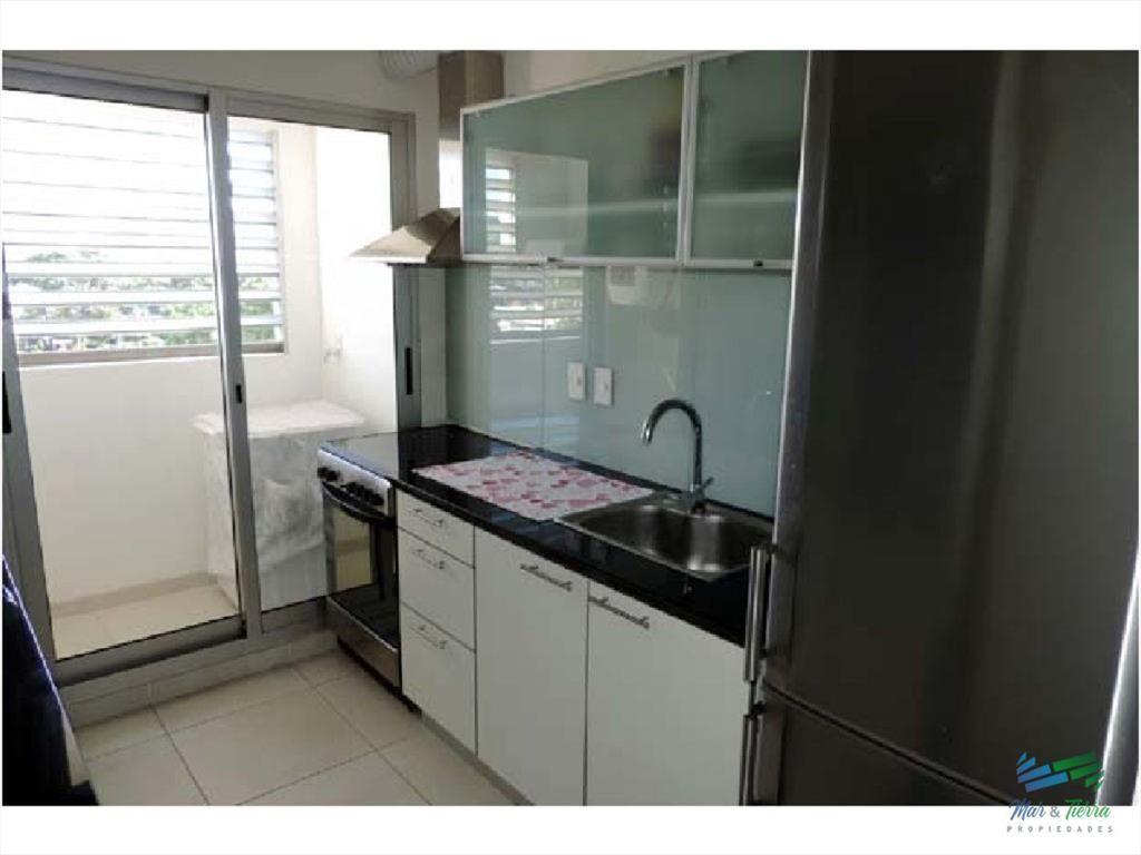 En venta.. Muy lindo apartamento sobre Av. Punta