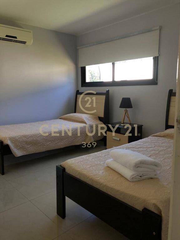 OPORTUNIDAD de inversión en SOLANAS, Casa duplex con Pisc...