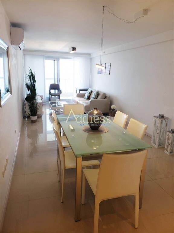 Playa Brava , edificio con amenities