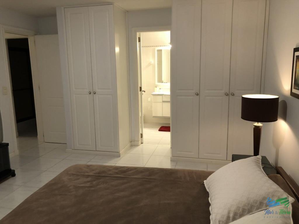 En venta.. piso intermedio, planta amplia muy en