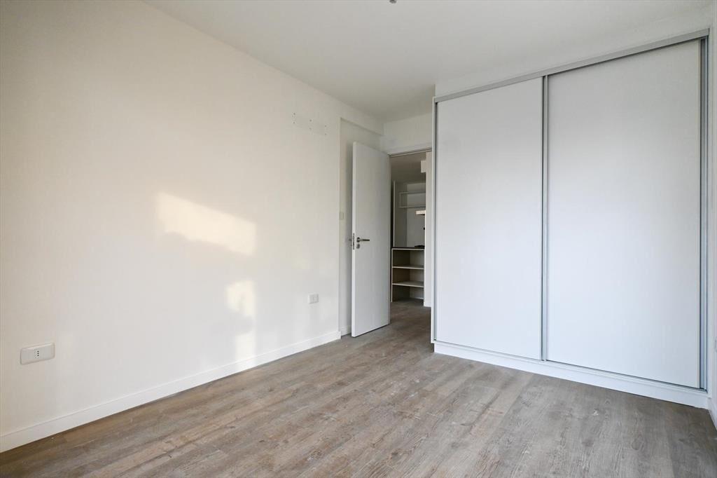 Venta de apartamento de dos dormitorios con terraza - Centr