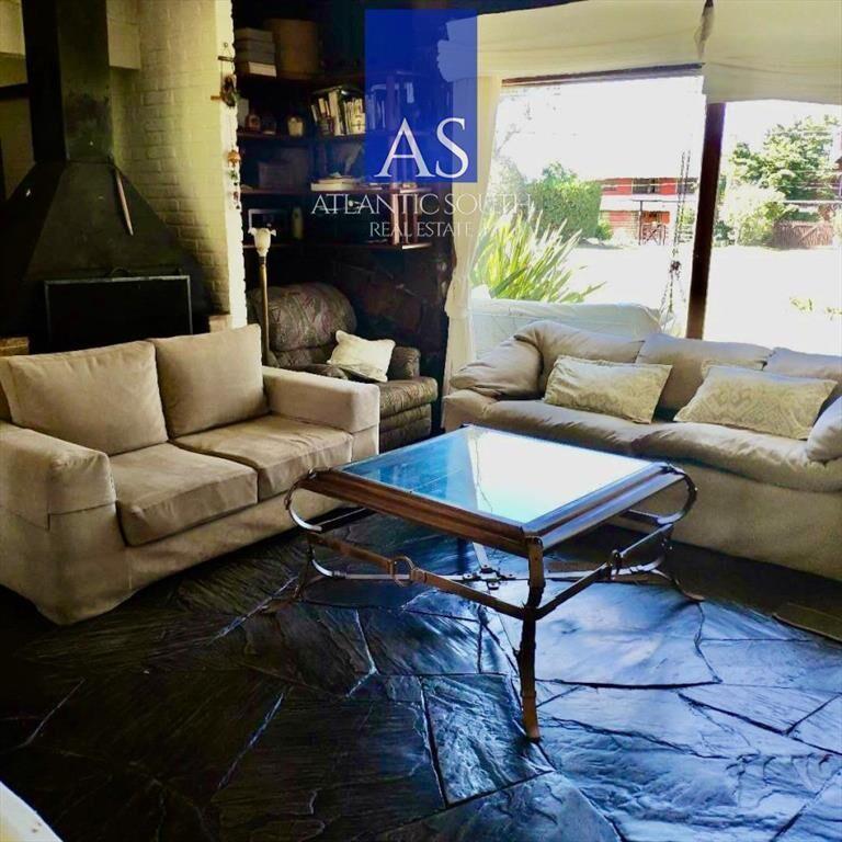 Casa de 4 dormitorios y dependencia Pinares