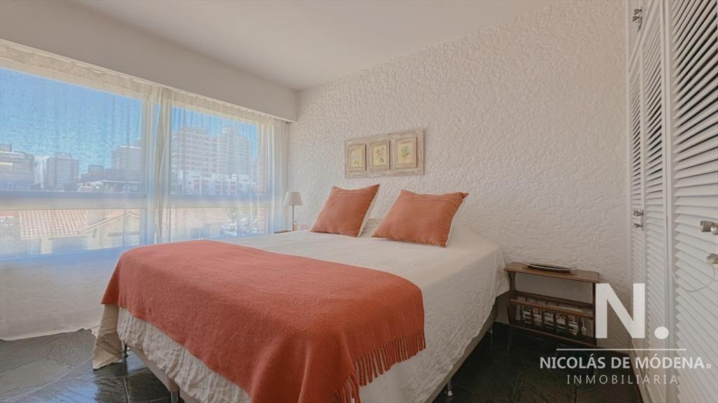 Departamento en venta esquinero con vista al mar