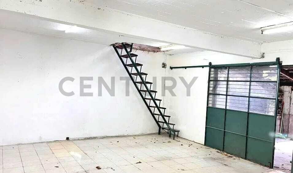 Alquiler/Belvedere/Local Comercial/ Excelente Ubicación/4...