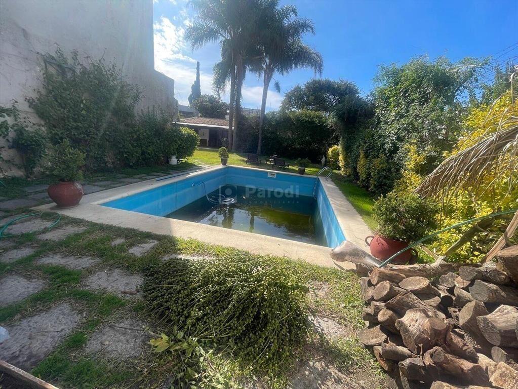PARODI Venta de casa con jardin Parque Batlle