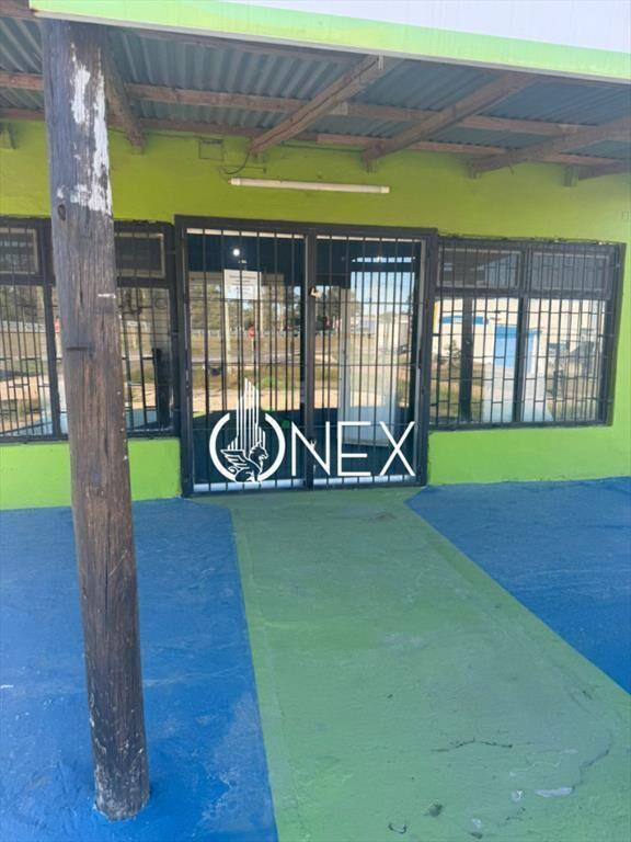 Se alquila Local, en Parque del Plata norte.