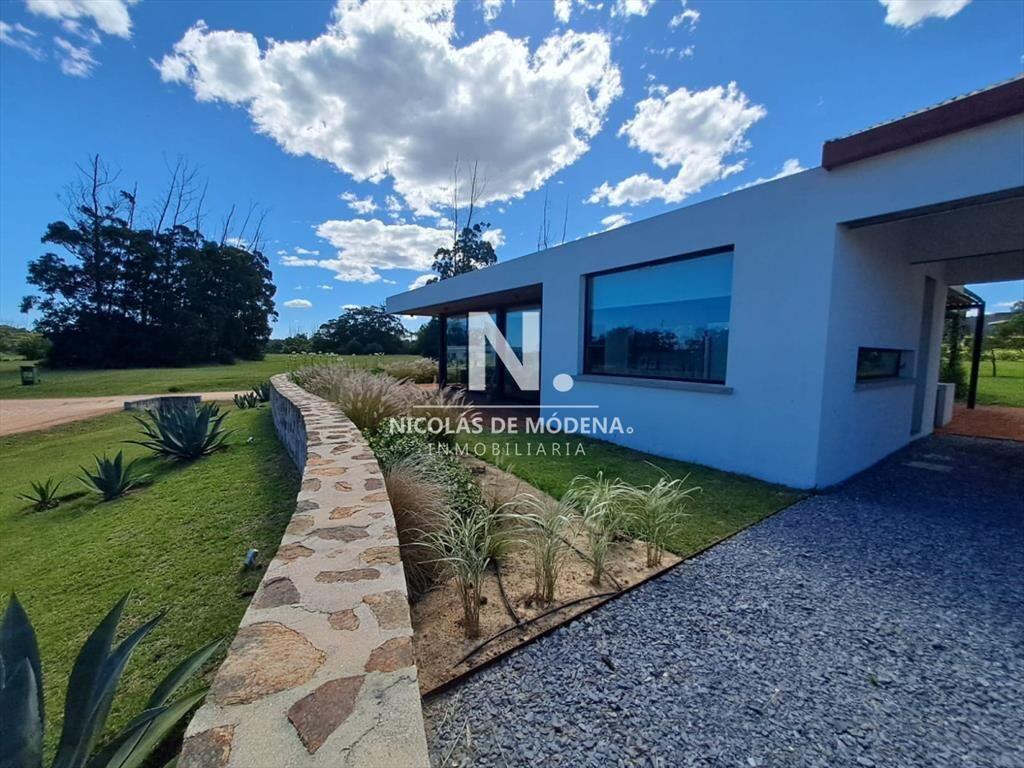 En venta espectacular casa en Las Garzas, de 3 dormitorios