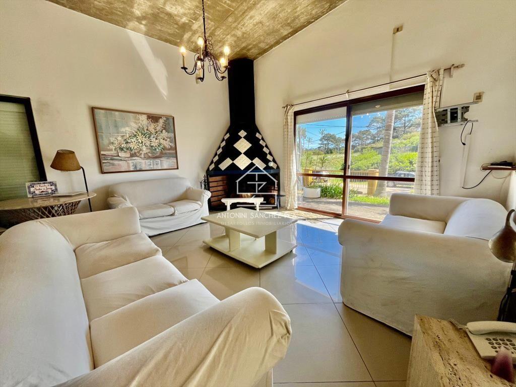 VENTA CASA 3 DORMITORIO PUNTA BALLENA-CLUB DEL